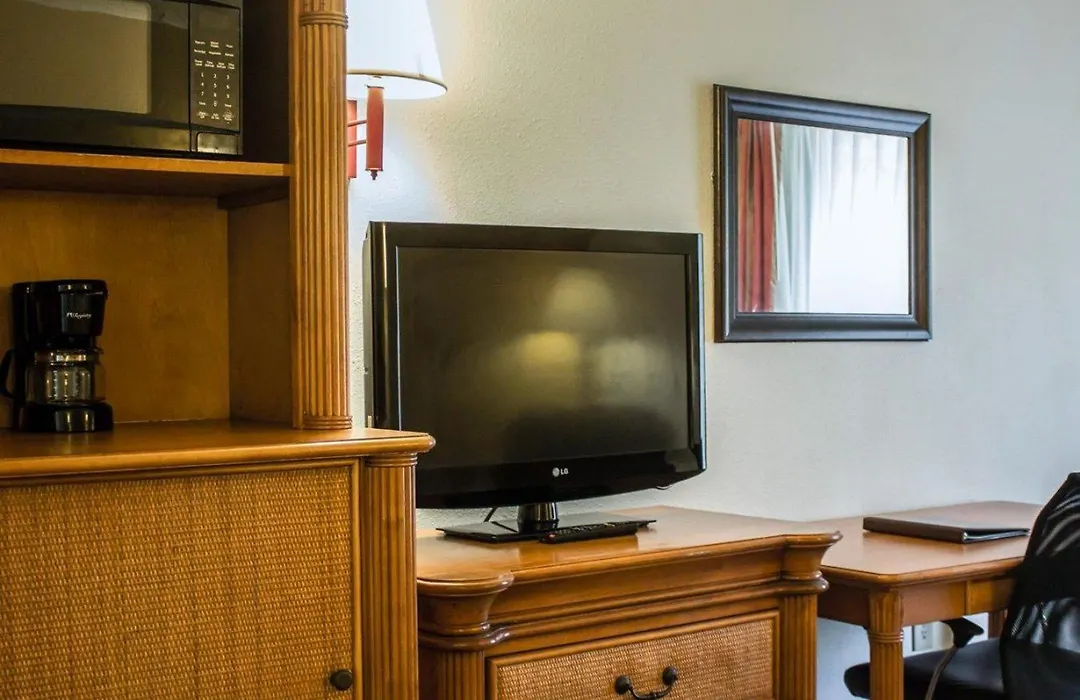 Quality Inn & Suites St Augustine Beach Area-1