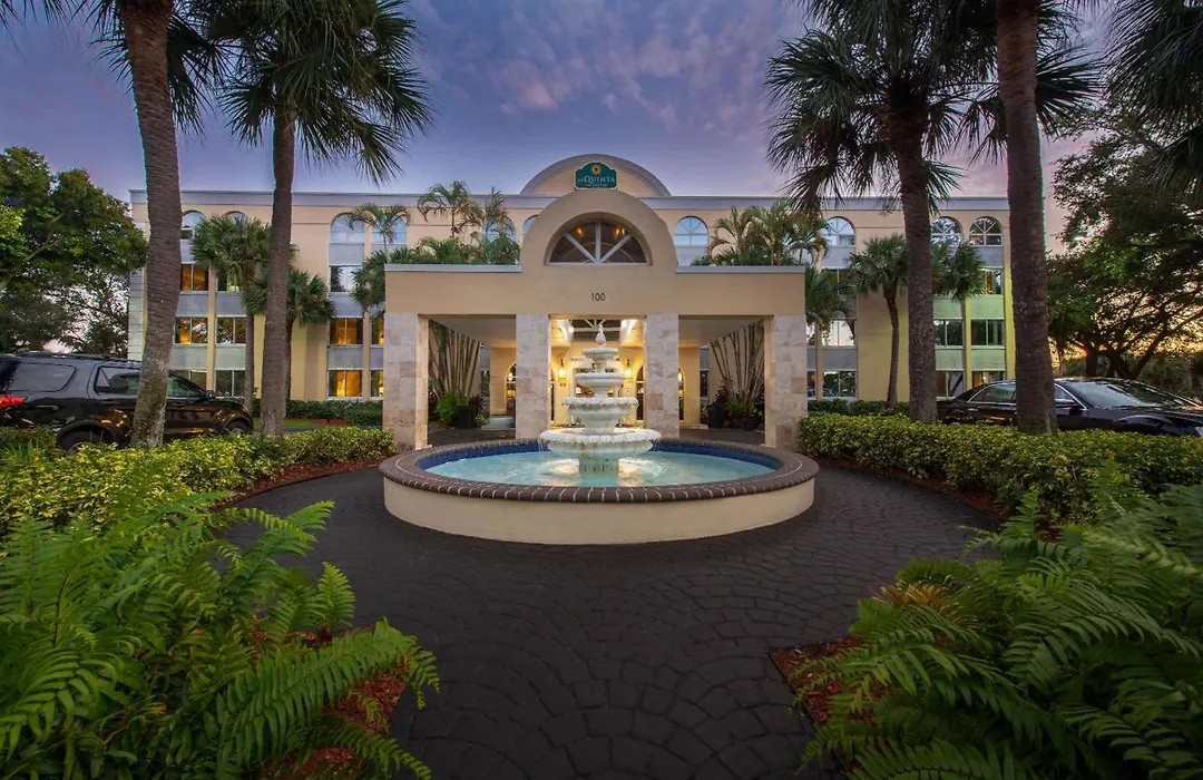 La Quinta I-95 Deerfield Beach - Next To The Home Depot & Behind The Wawa-1
