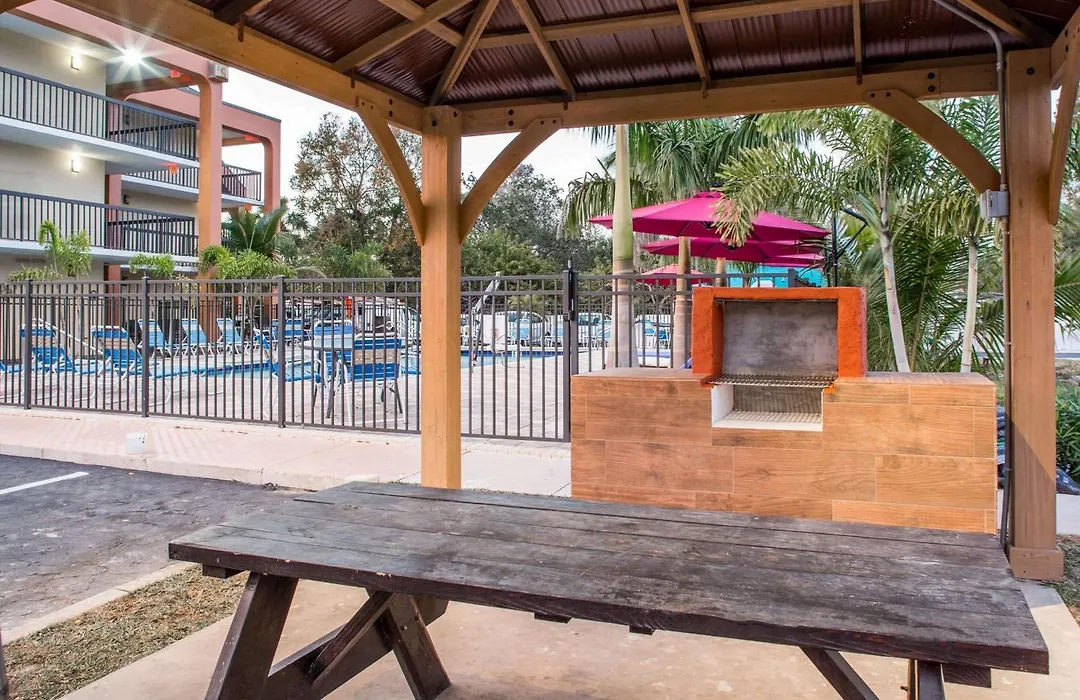 Days Inn By Wyndham Sarasota Bay-1