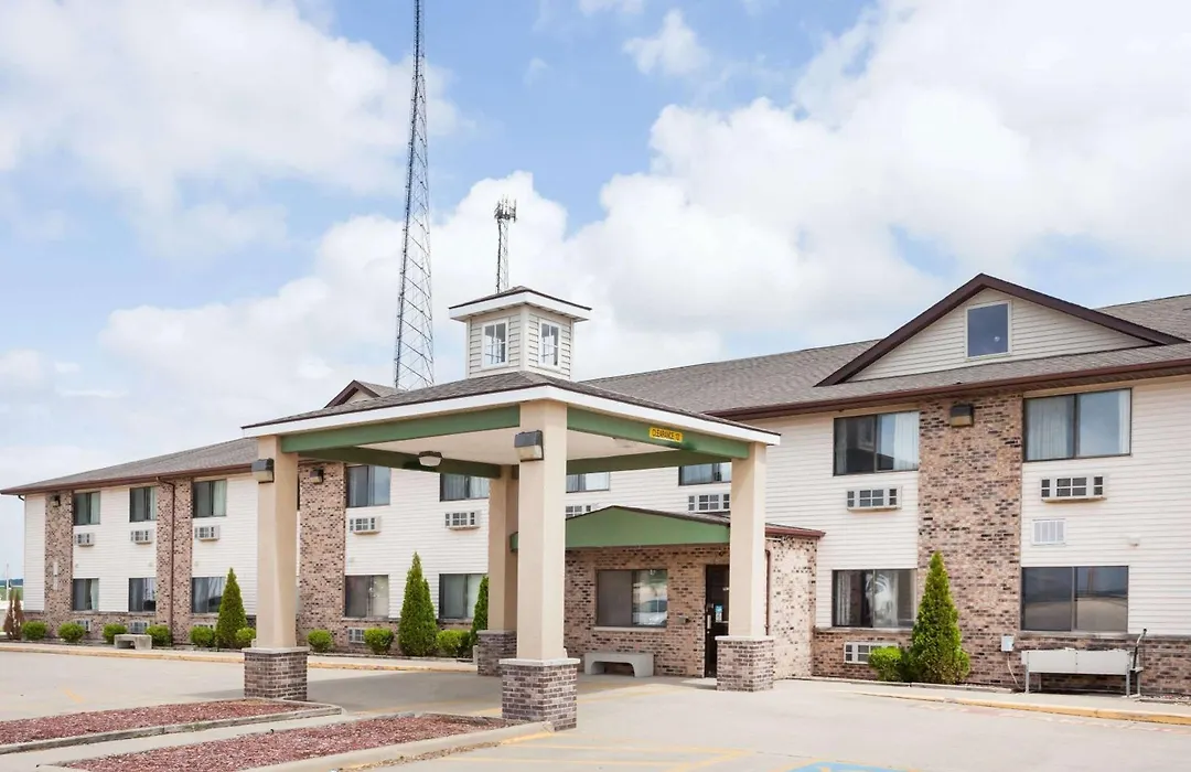 Super 8 By Wyndham Mclean/Bloomington Sw-1