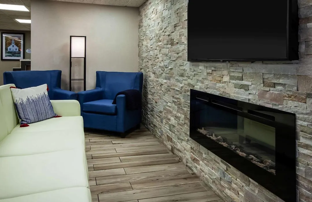 Baymont By Wyndham Traverse City-1