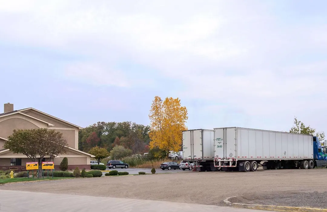 Super 8 By Wyndham Youngstown/Austintown-1