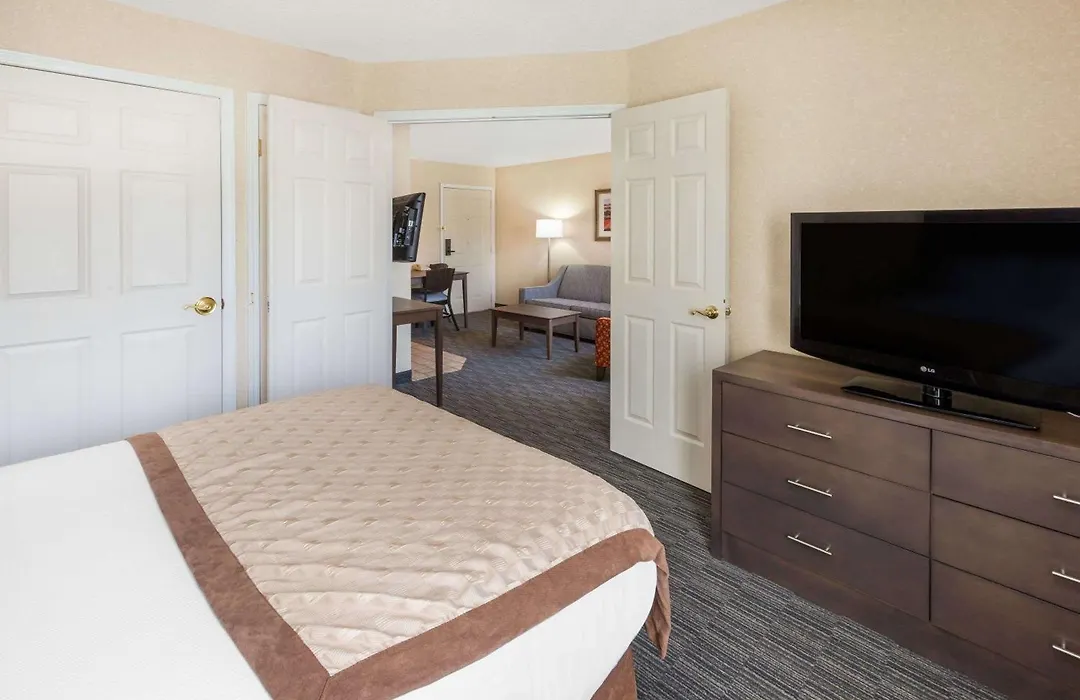 Birch Hill Suites Detroit-Warren-1