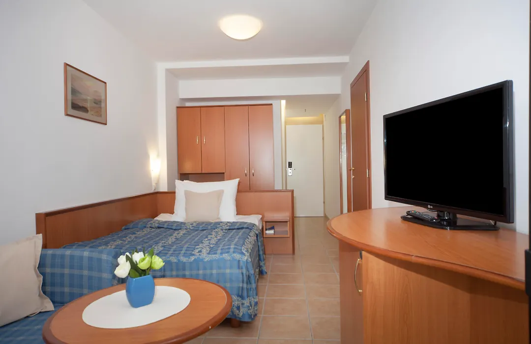 Bluesun Hotel Marina-1