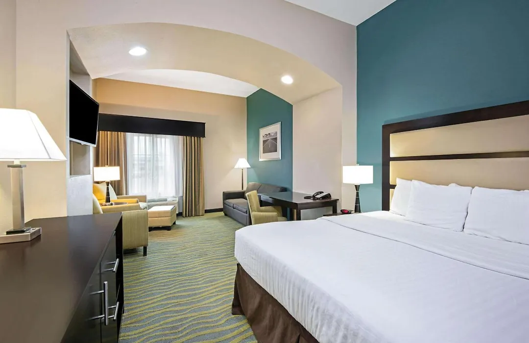 La Quinta Inn & Suites By Wyndham Durant-1