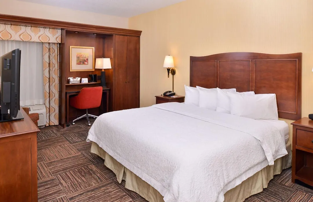 Hampton Inn Elkhart-1