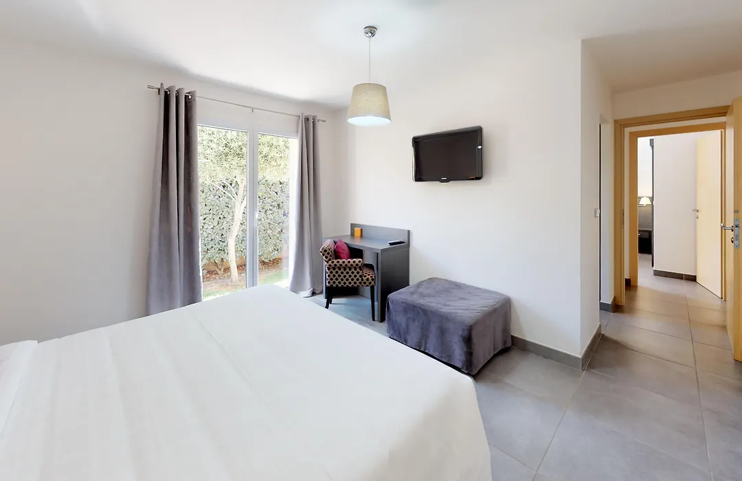 Domaine Villas Mandarine Private Pools & Spa-1