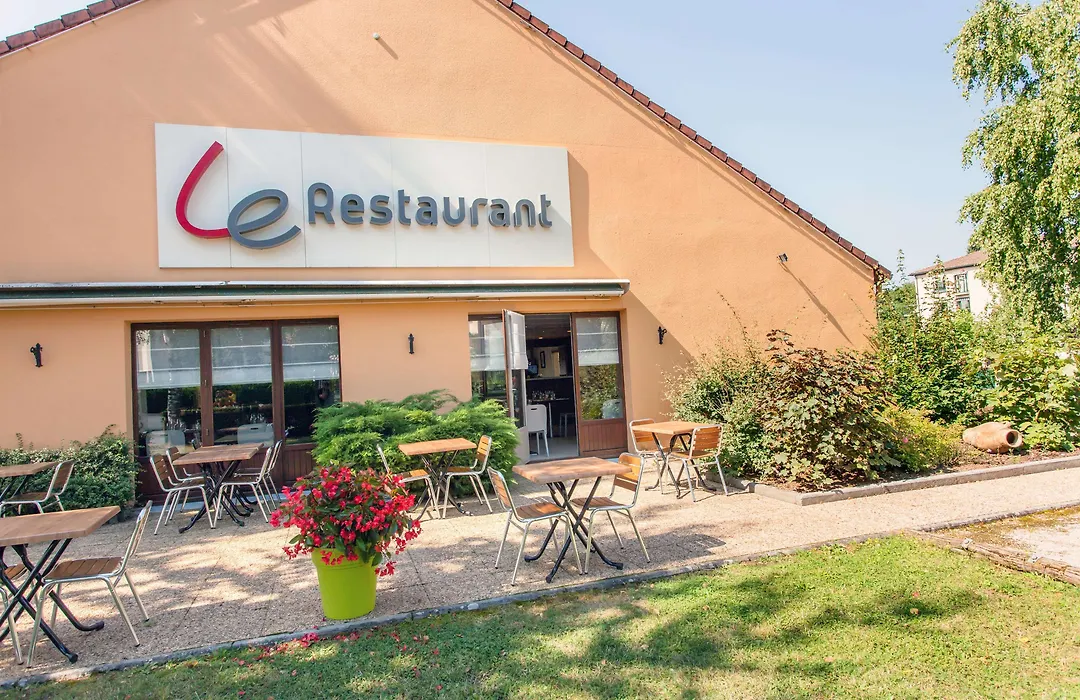 Hôtel Restaurant Campanile Aurillac-1