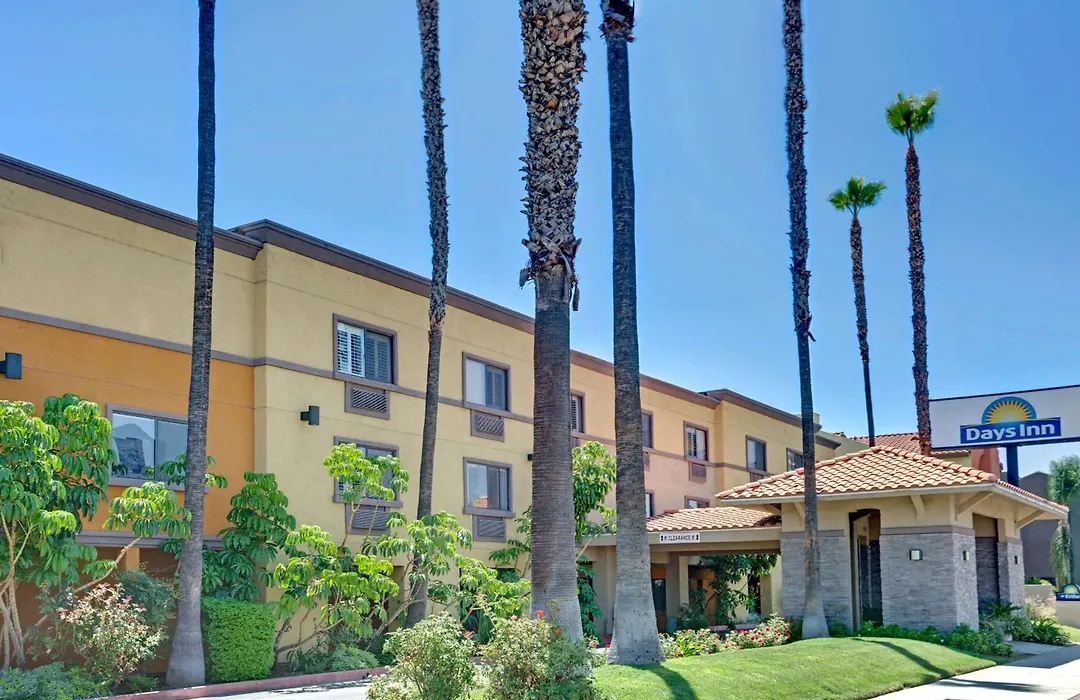 Days Inn By Wyndham West Covina-1