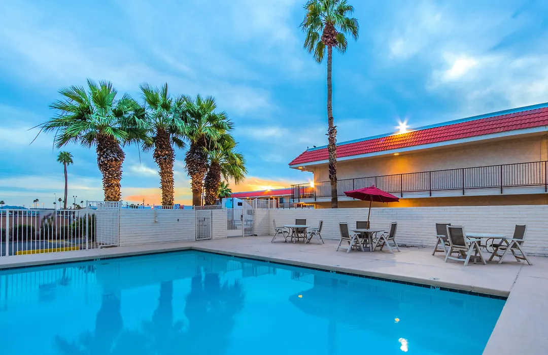 Red Roof Inn Phoenix- Midtown-1