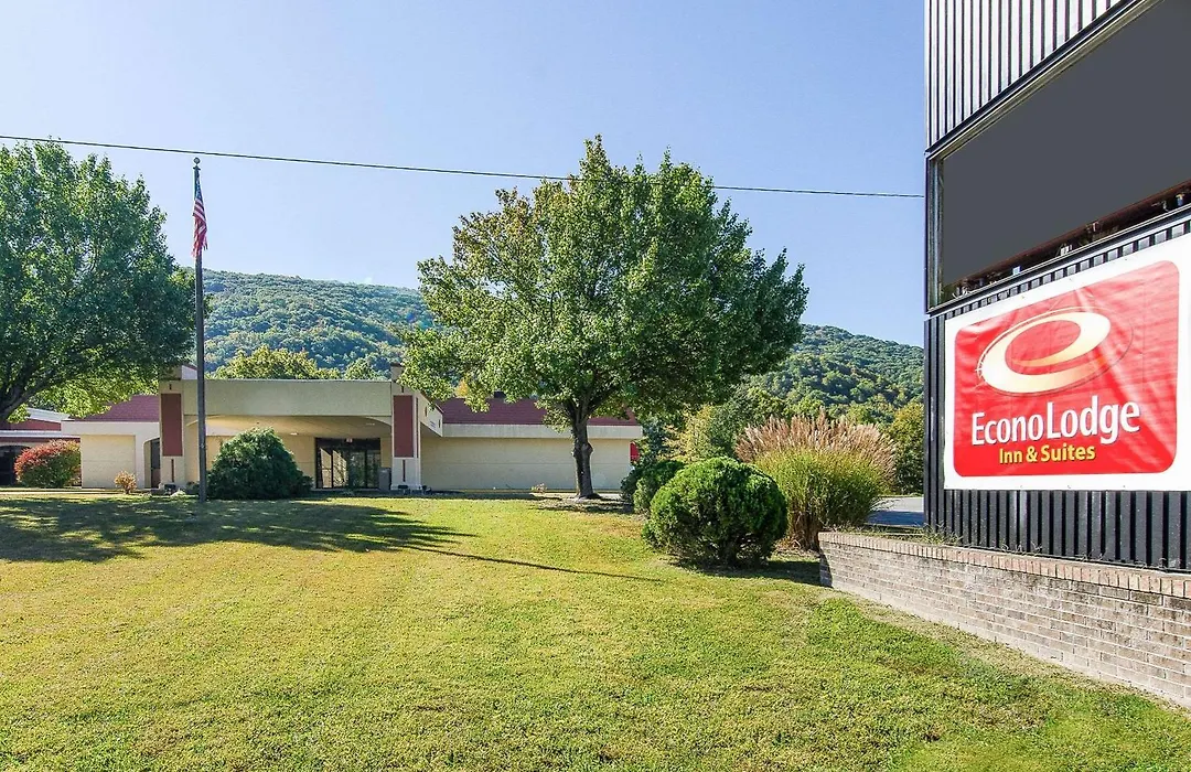 Econo Lodge Inn & Suites Norton - Wise South-1