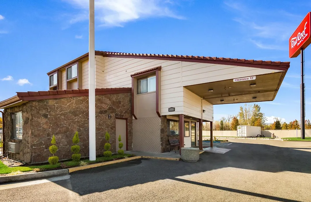 Ramada By Wyndham Medford Airport North-1