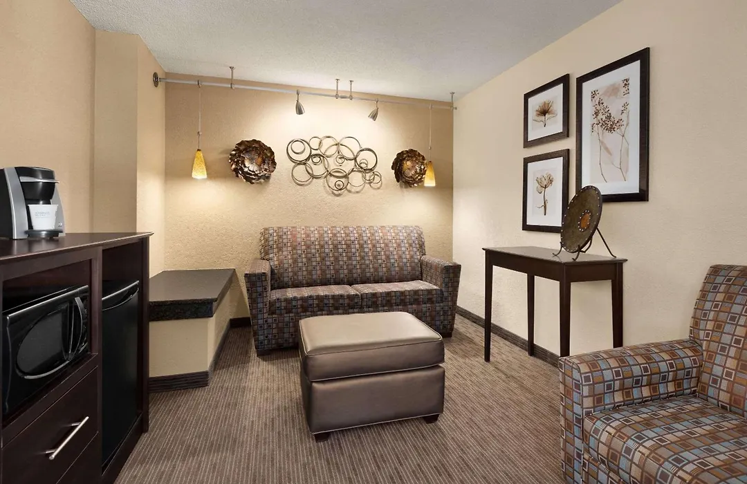Baymont By Wyndham Owatonna-1