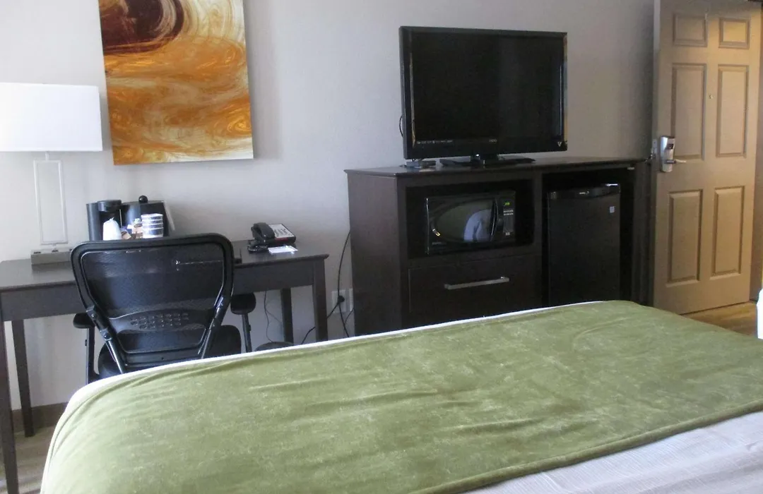 Best Western Harvest Inn & Suites-1