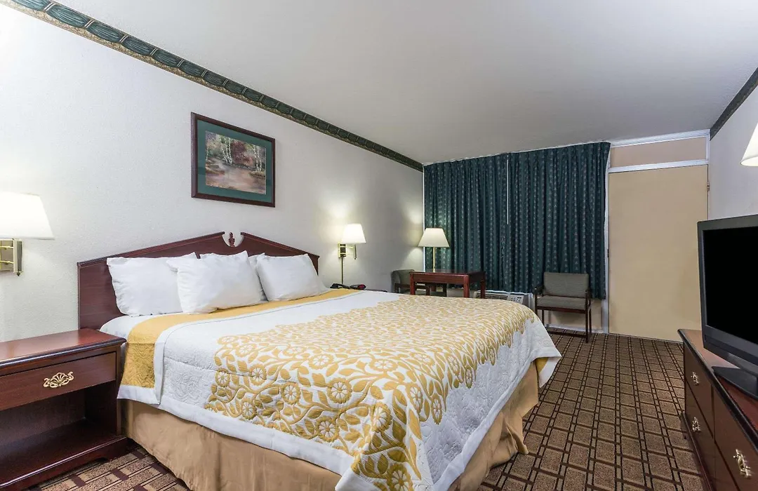 Days Inn By Wyndham Dickson-1