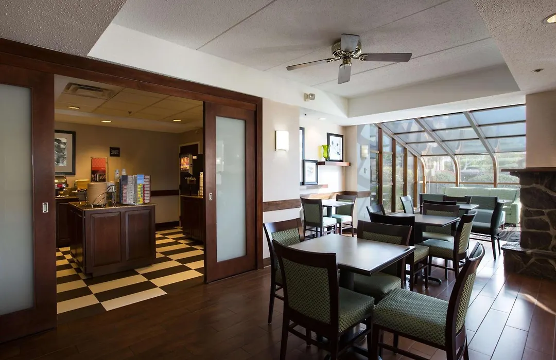 Hampton Inn West Springfield-1