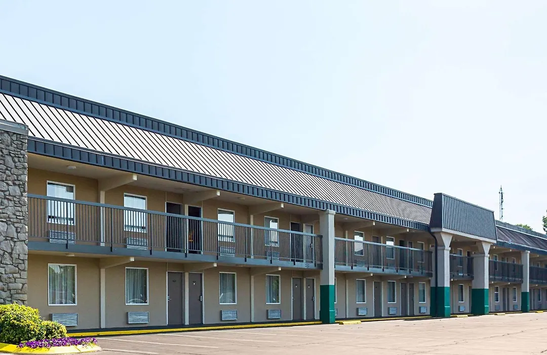 Quality Inn Hurricane Mills I-40-1