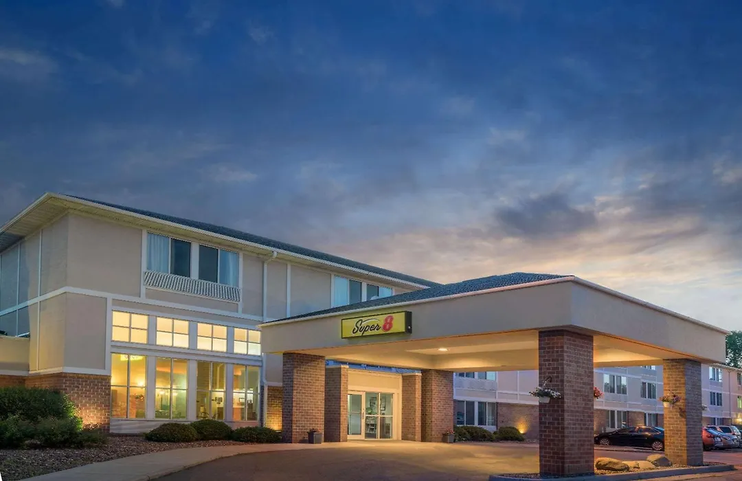 Super 8 By Wyndham Menomonie Wi-1