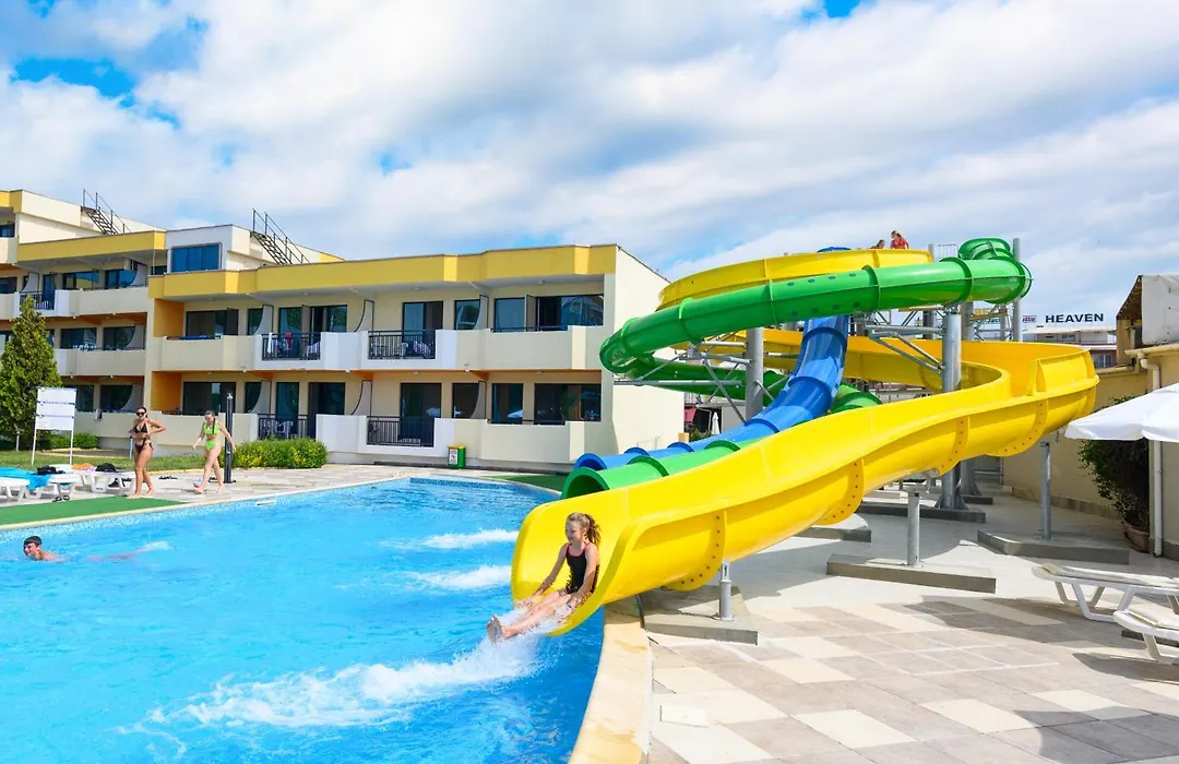Hotel Glarus Beach-1