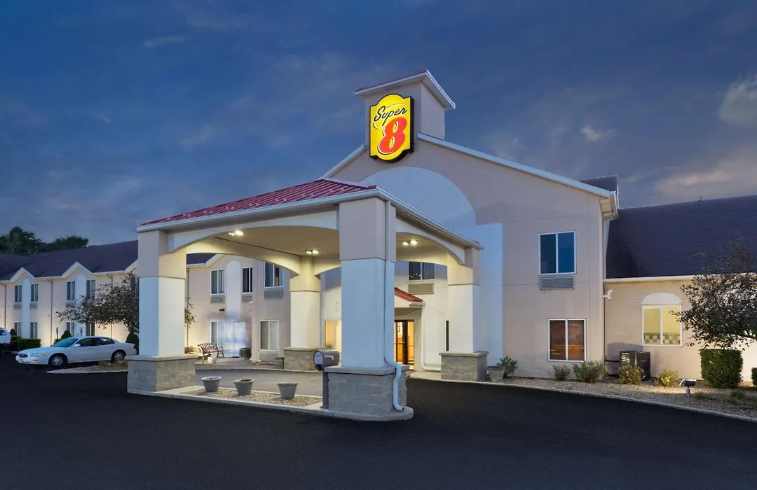 Super 8 By Wyndham Cloverdale In-1