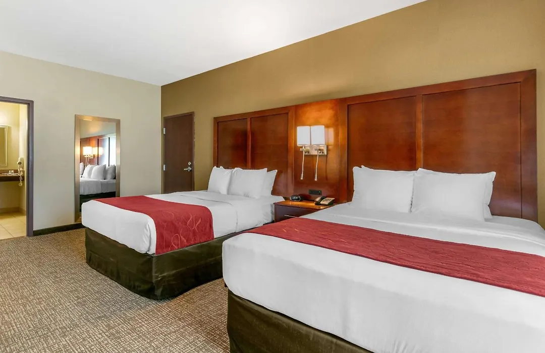 Comfort Suites Forrest City-1