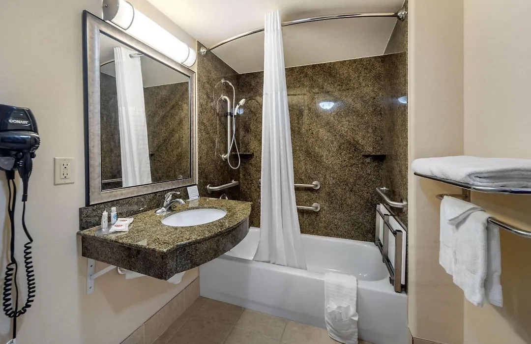 Comfort Inn & Suites Perry I-35-1