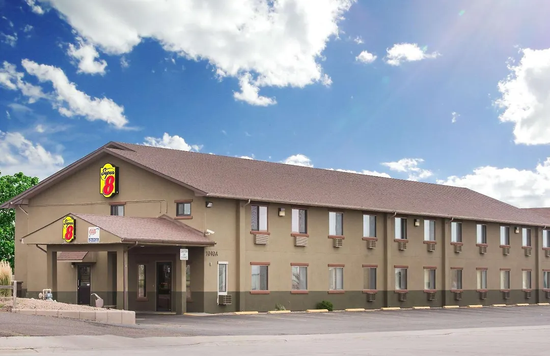 Super 8 By Wyndham Colby-1