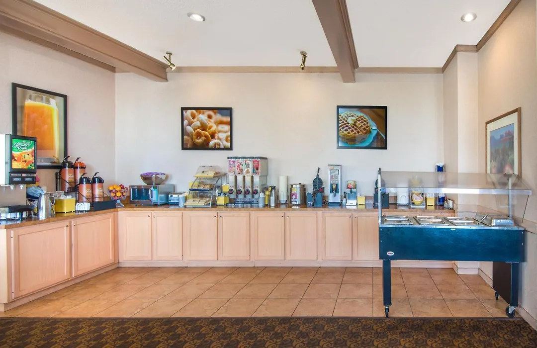 Days Inn & Suites By Wyndham Clovis-1