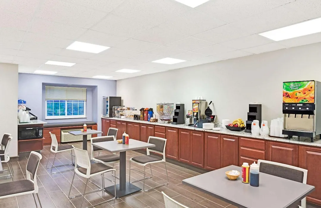 Microtel Inn & Suites Urbandale-1
