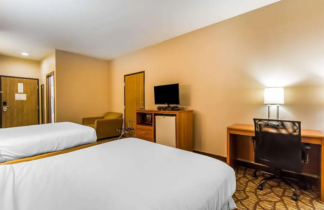 Quality Inn & Suites Chesterfield Village-1