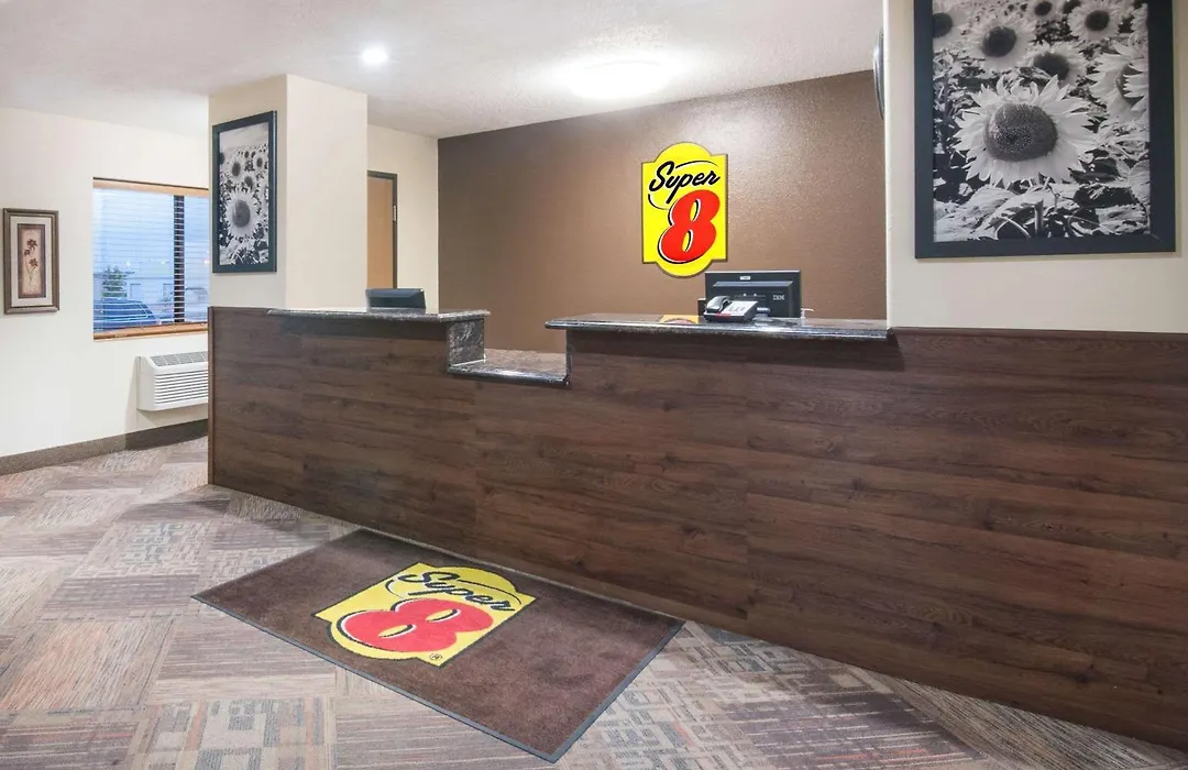 Super 8 By Wyndham Jamestown-1