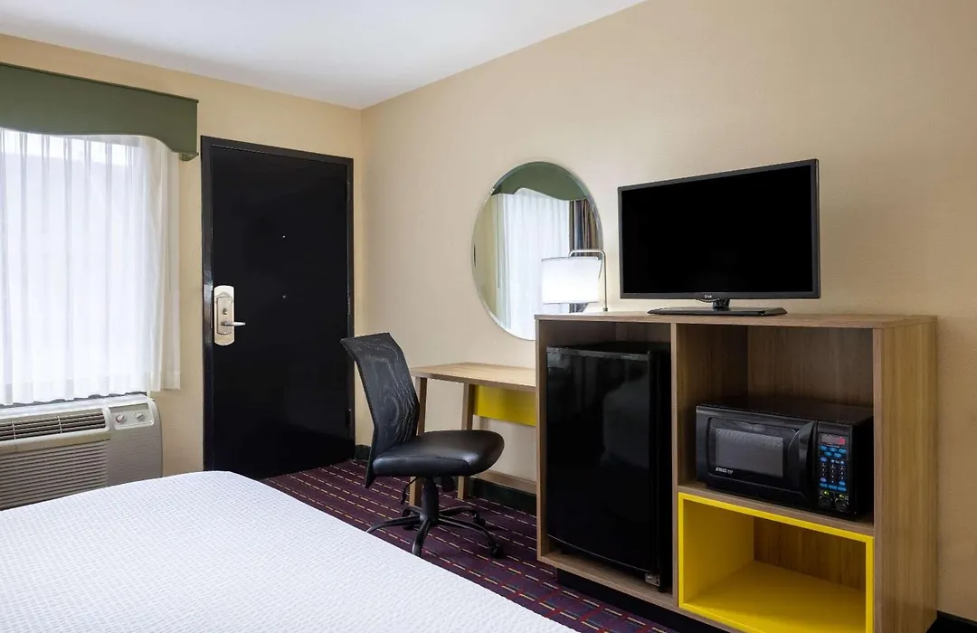 Days Inn By Wyndham Murphy-1