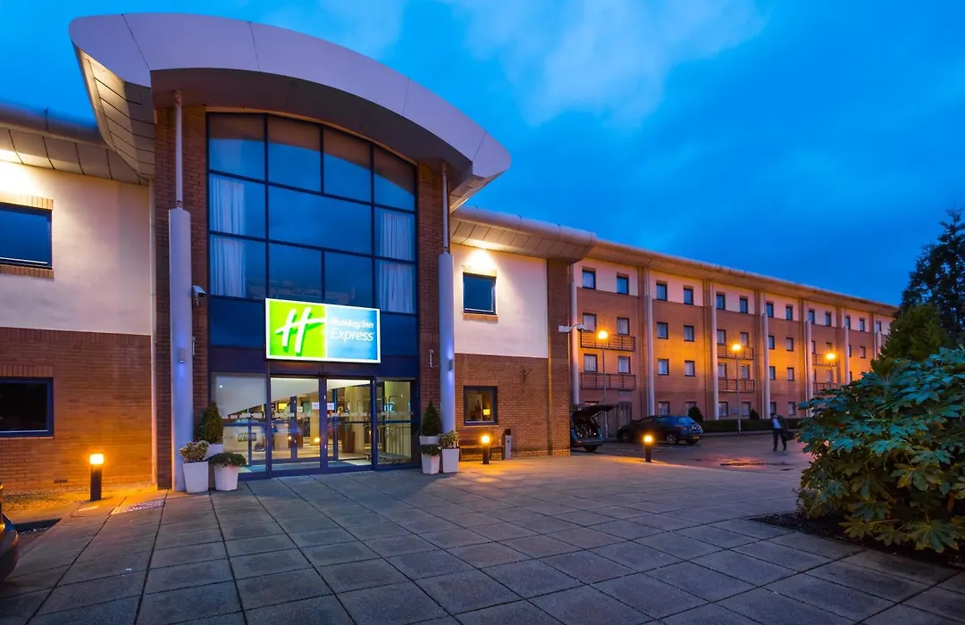 Holiday Inn Express Newport By Ihg-1