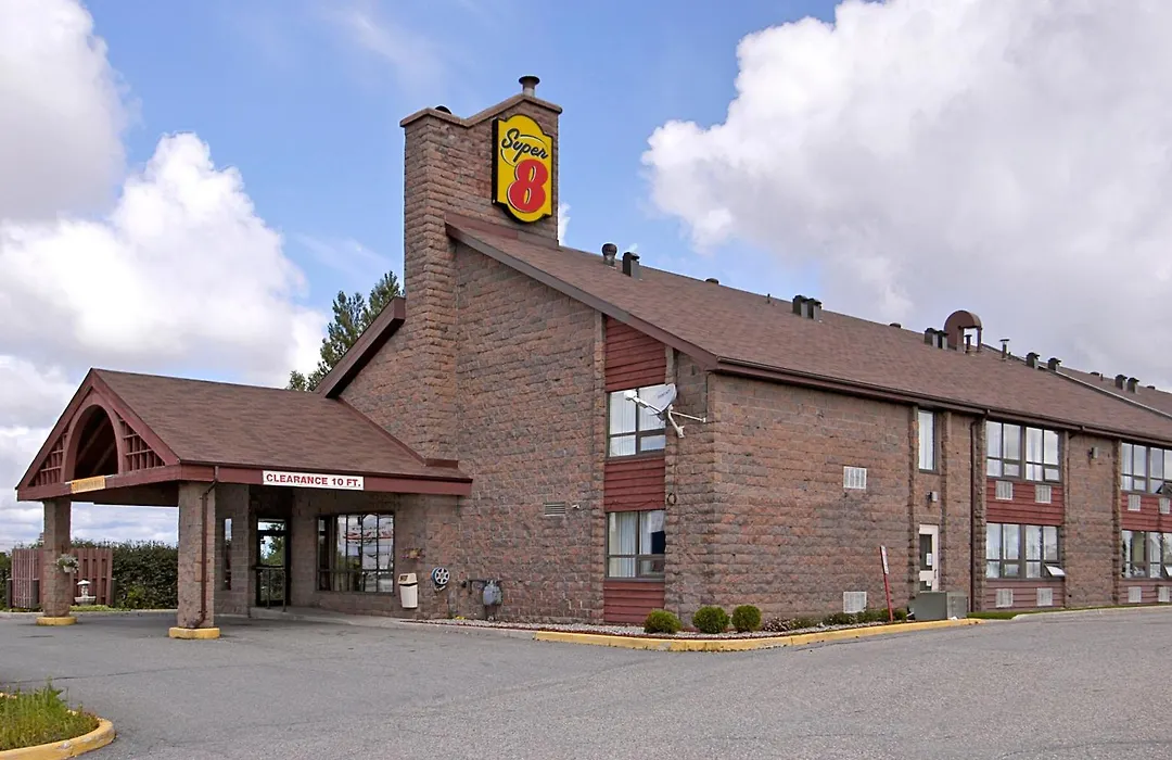 Super 8 By Wyndham Timmins On-1