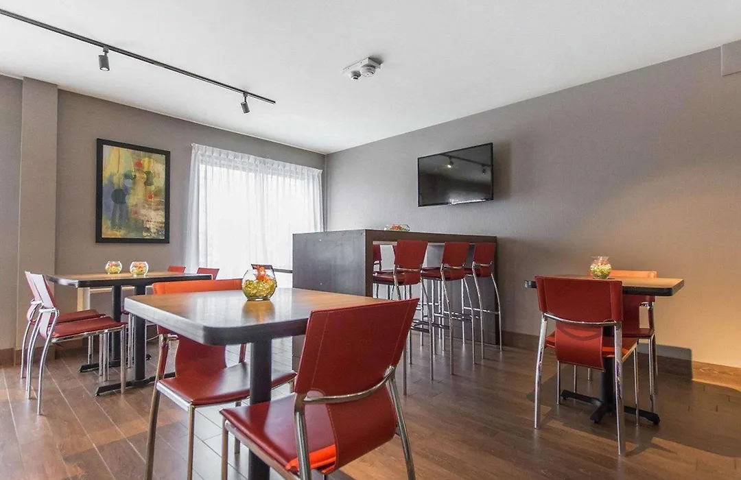 Comfort Inn Val D'Or-1