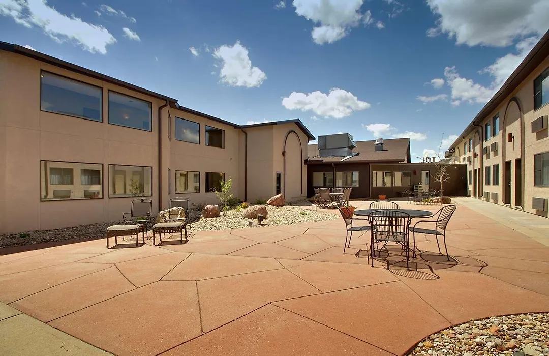 Best Western West Hills Inn-1