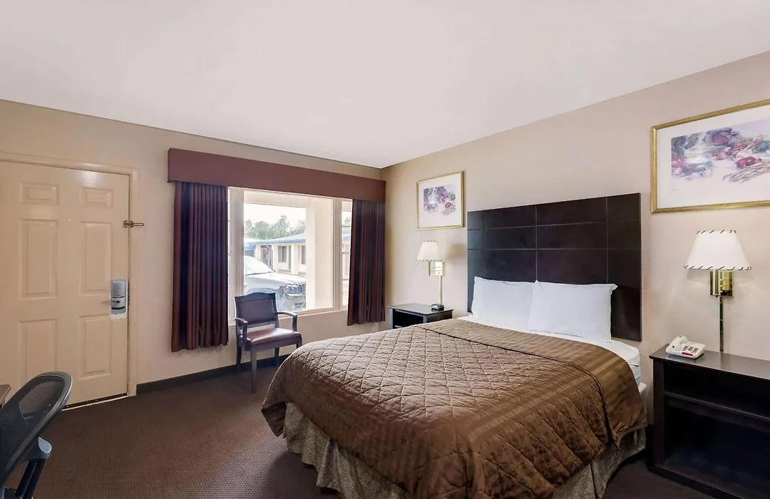 Travelodge By Wyndham Ozona-1