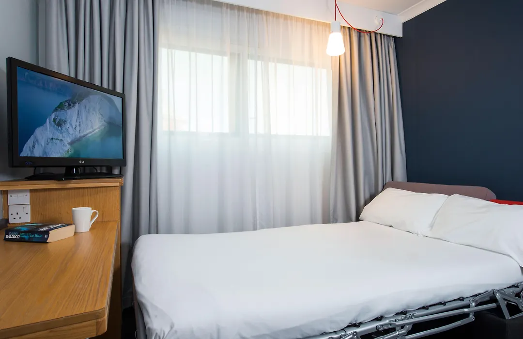 Holiday Inn Express Swansea East By Ihg-1