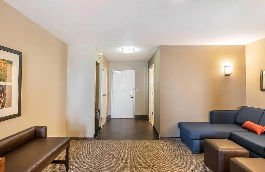 Comfort Inn & Suites Sidney I-80-1