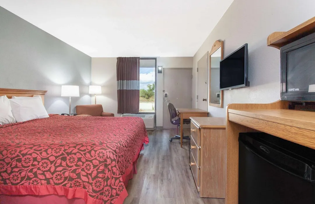 Days Inn By Wyndham Clinton - Laurens I-26-1