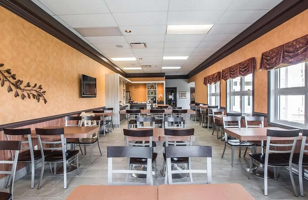 Econo Lodge Inn & Suites-1