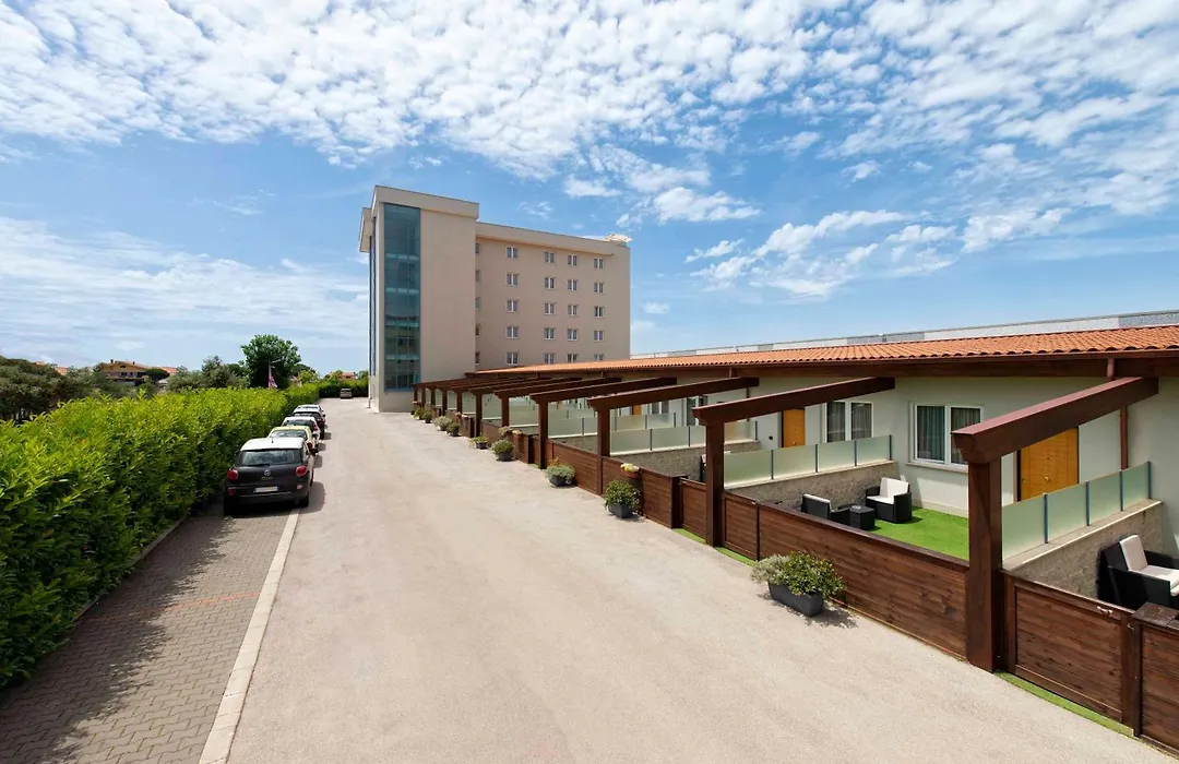Simon Hotel-1