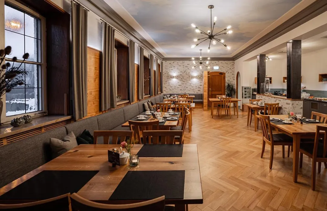 Hotel Zu den Drei Kronen-1