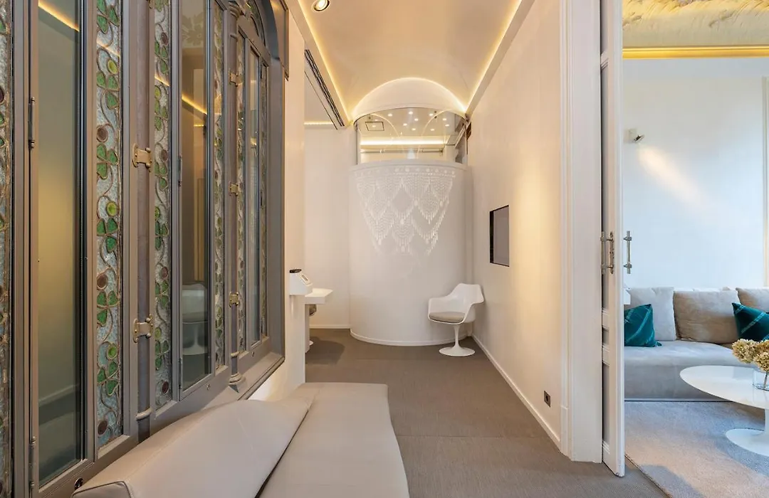 El Palauet Modernist Suites Barcelona-1