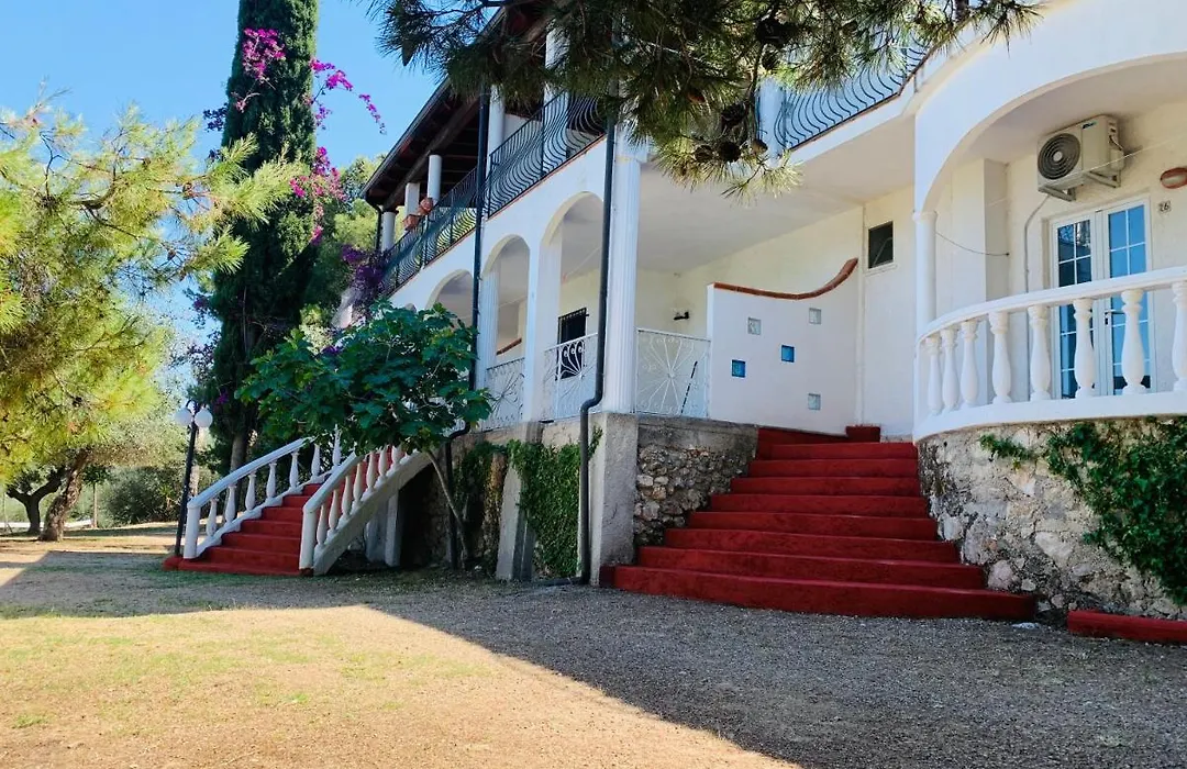 RESIDENCE EMARINE con SERVIZIO SPIAGGIA-1
