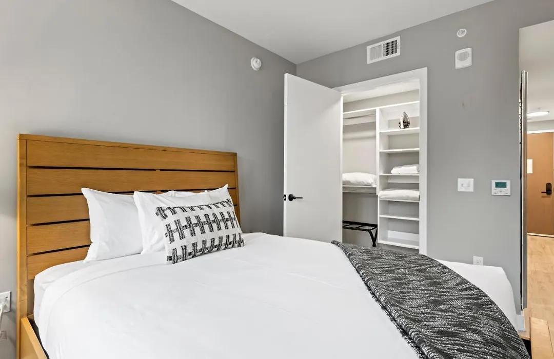 Coda On Half, A Placemakr Experience - Navy Yard-1
