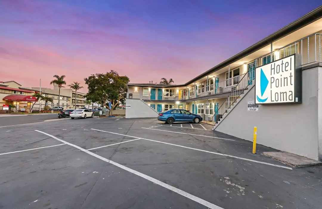 Hotel Point Loma-1