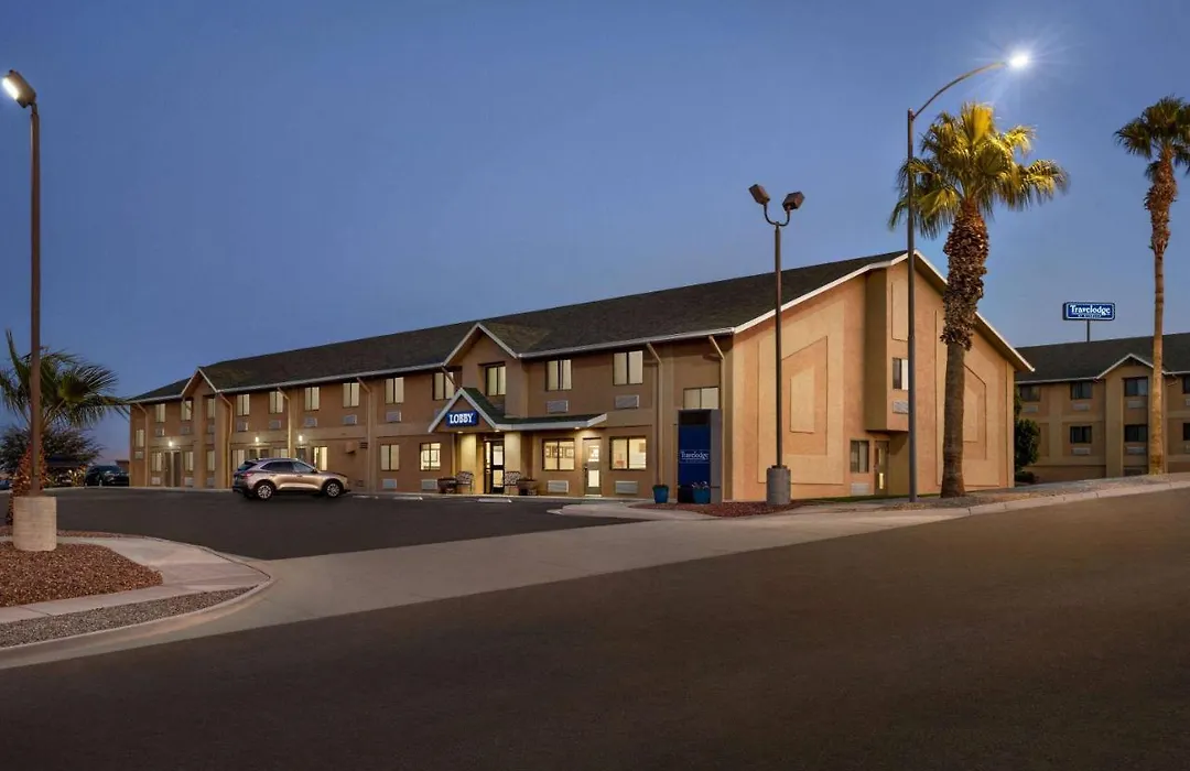 Travelodge By Wyndham Yuma-1