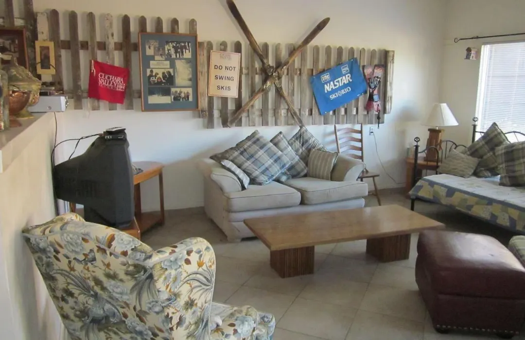 Dodgeton Creek Inn-1