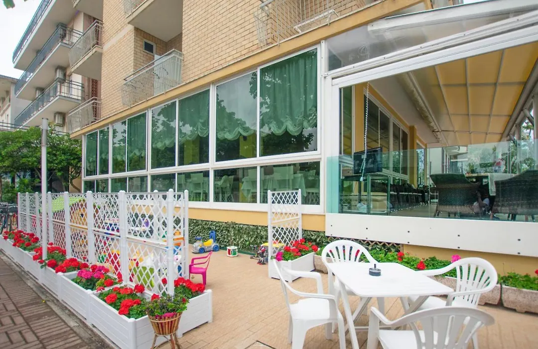 Hotel Maxim-1